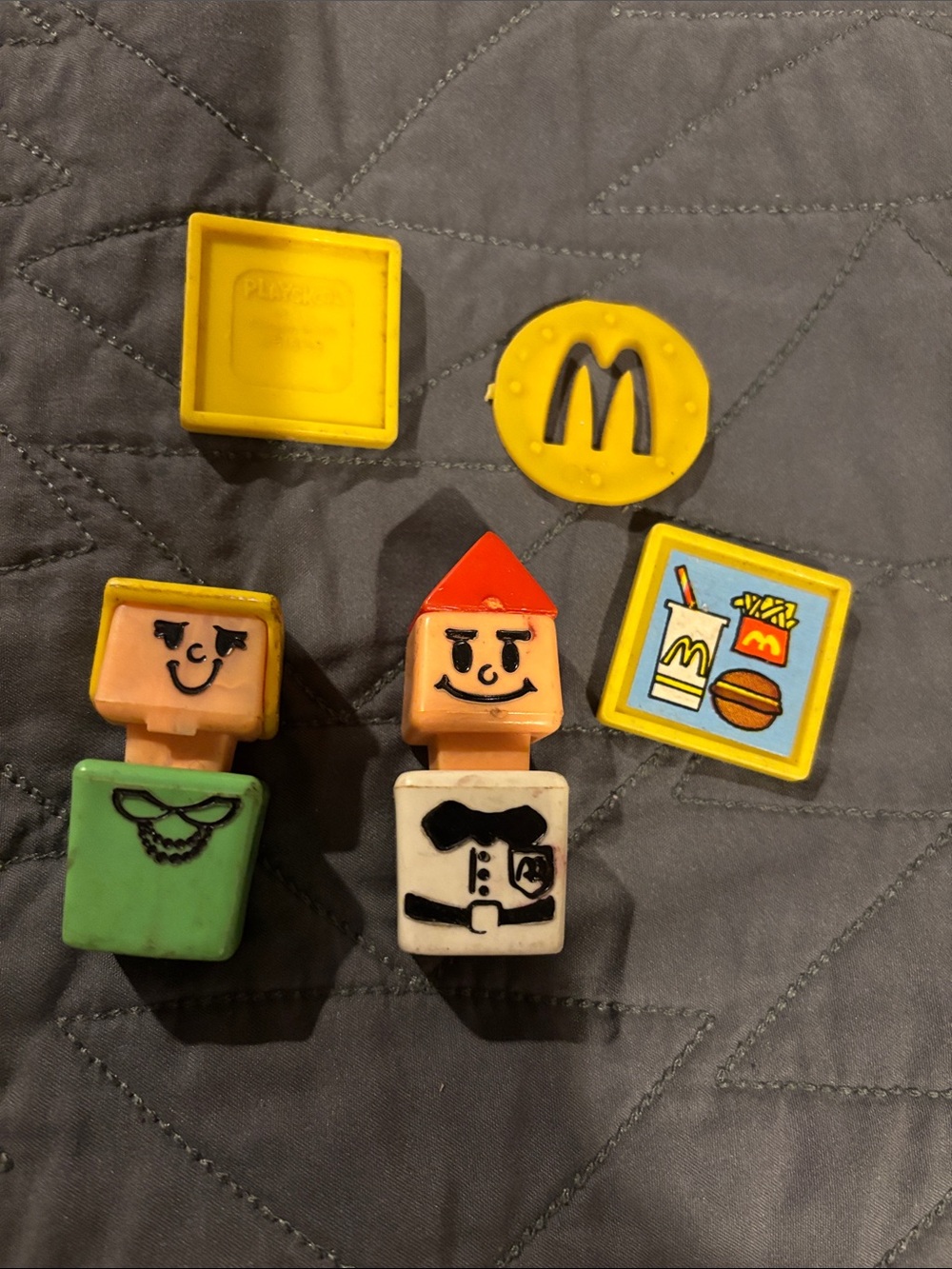 McDonald's Yellow Red Green White Playset Figure Pieces trays people sign 35859